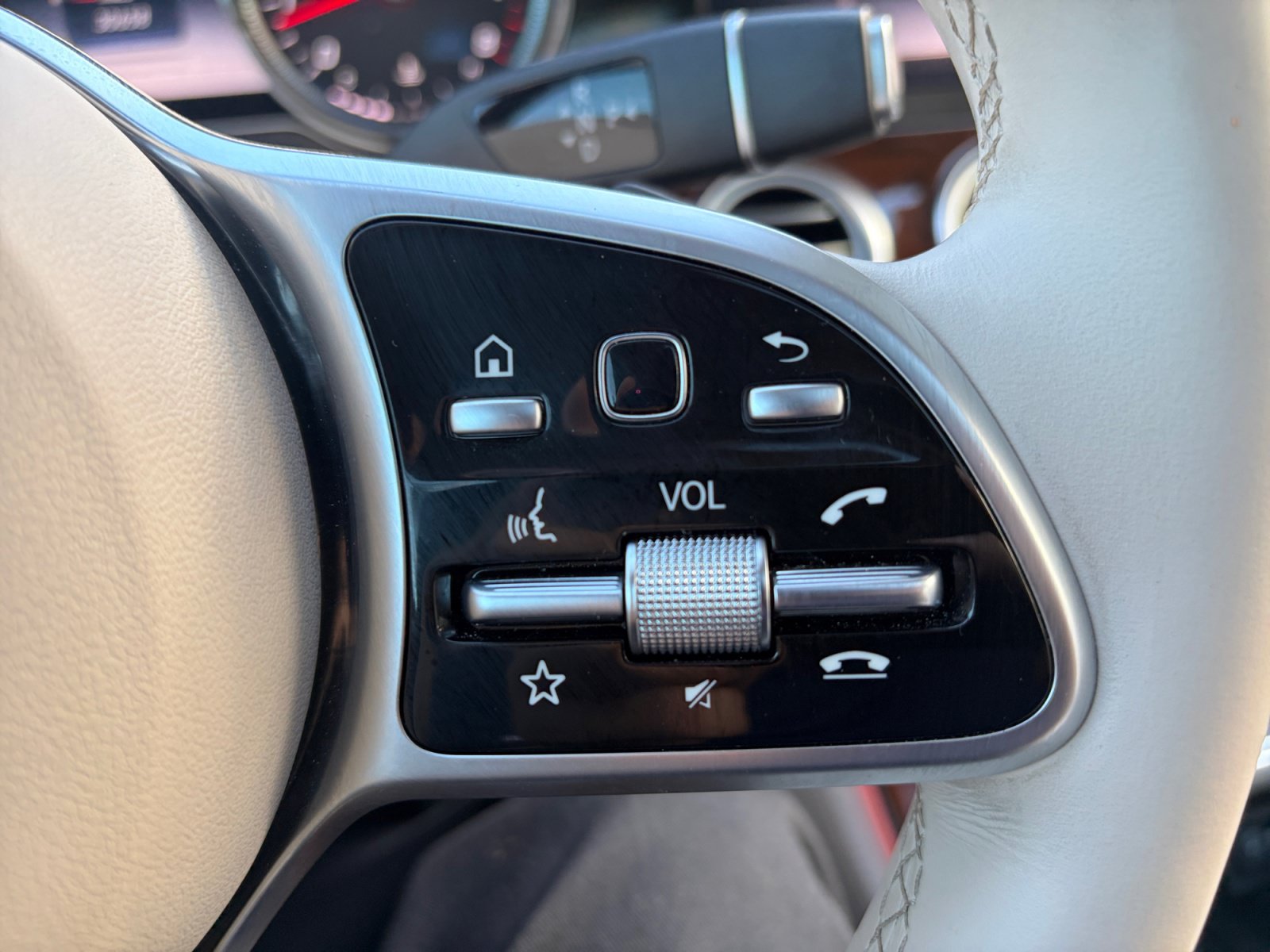Used 2019 Mercedes-Benz E 300 4MATIC image 18