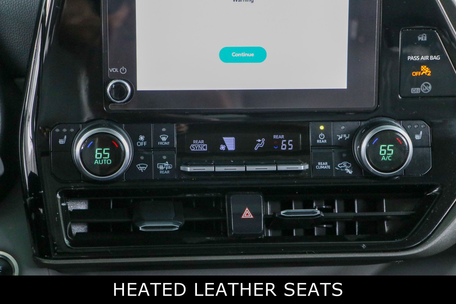 Used 2024 Toyota Highlander XLE FWD image 20