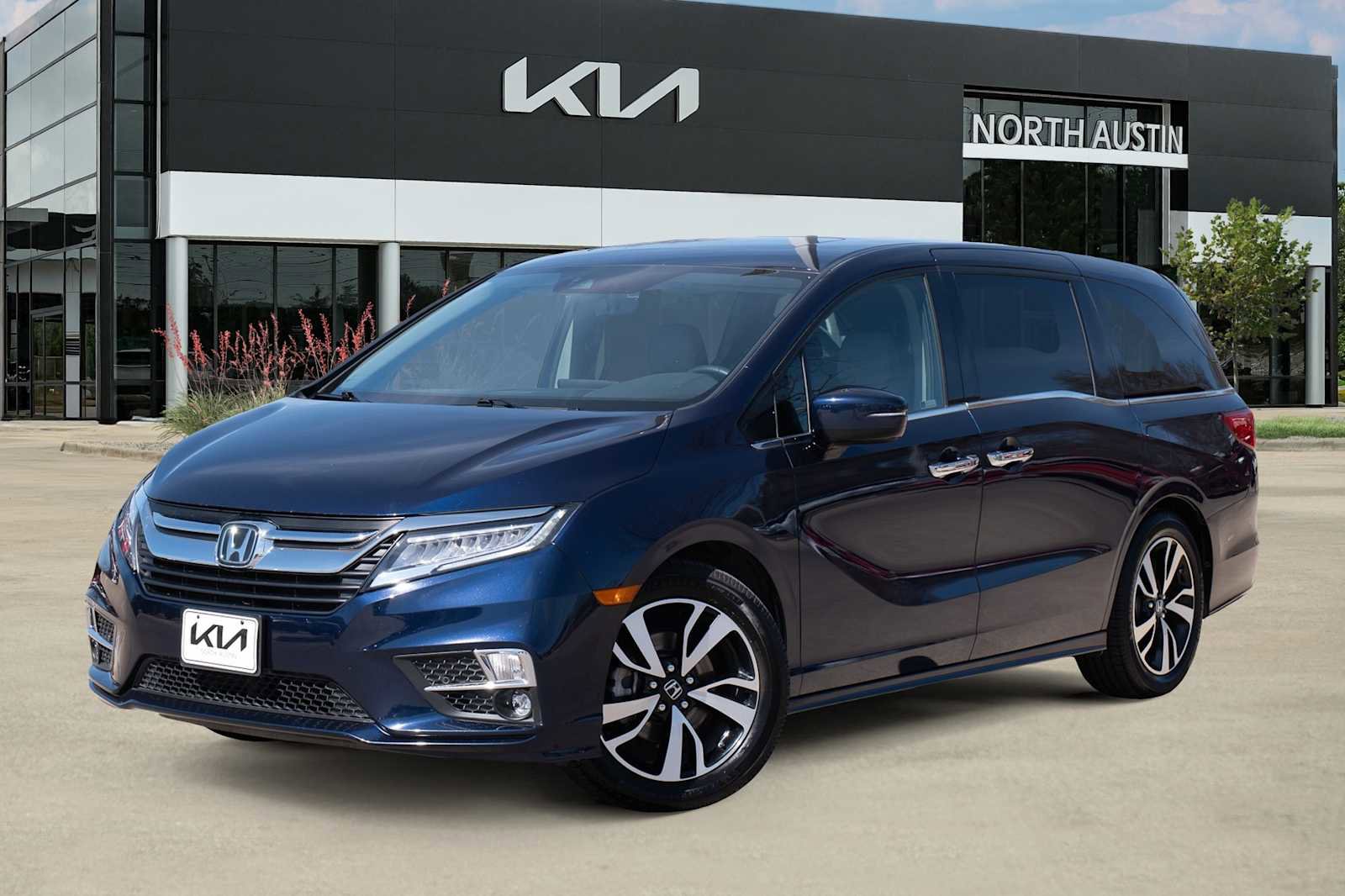 Used 2020 Honda Odyssey Elite image 1