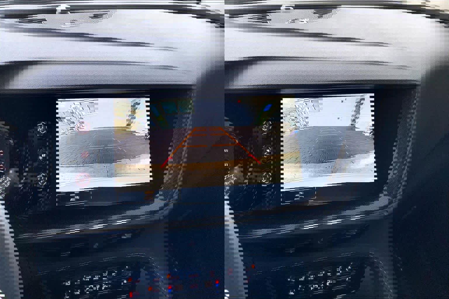 Used 2023 Buick Envision Preferred w/ Sport Touring Package image 27