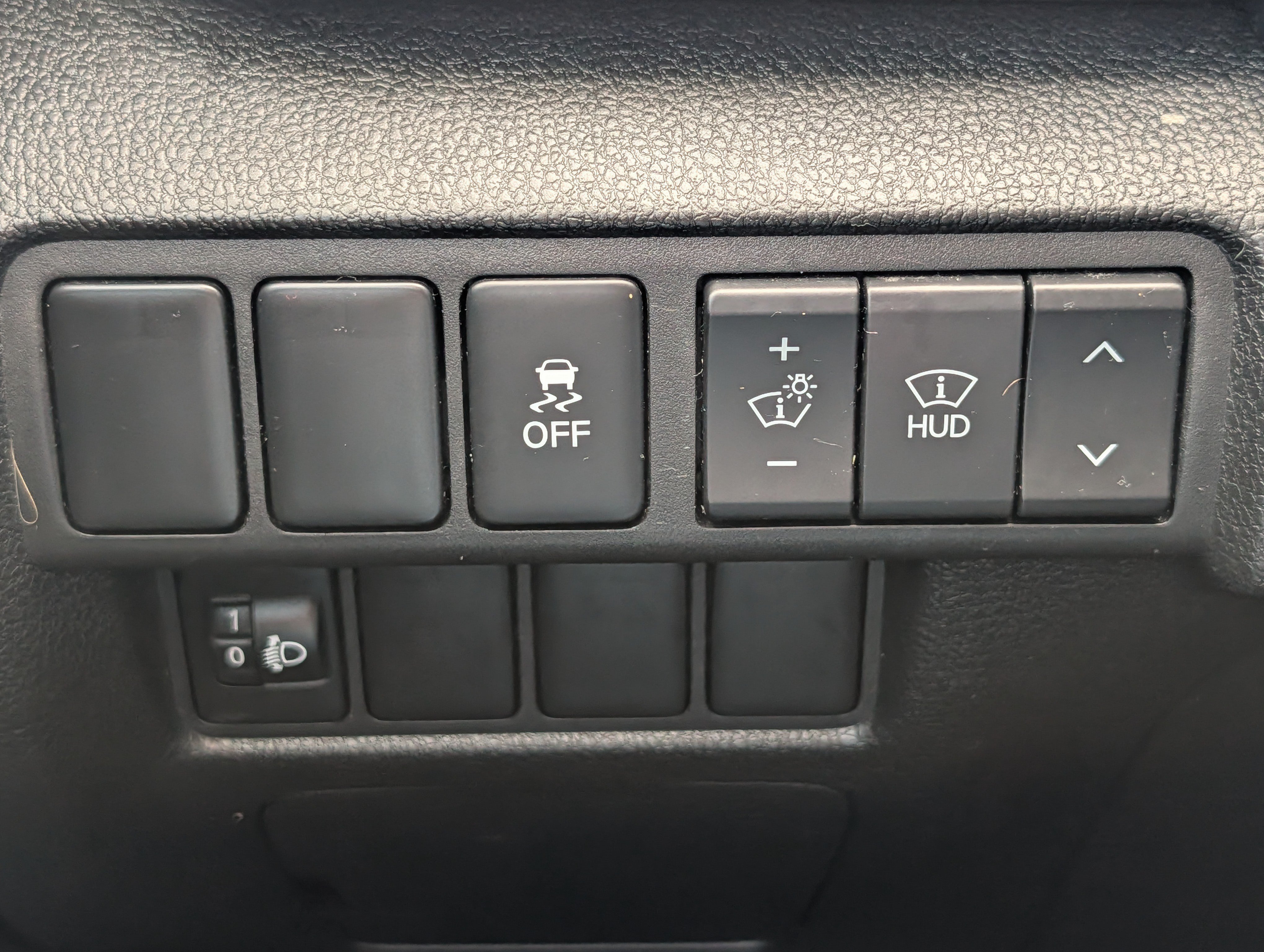 Used 2018 Mitsubishi Eclipse Cross SEL AWD/4WD image 26