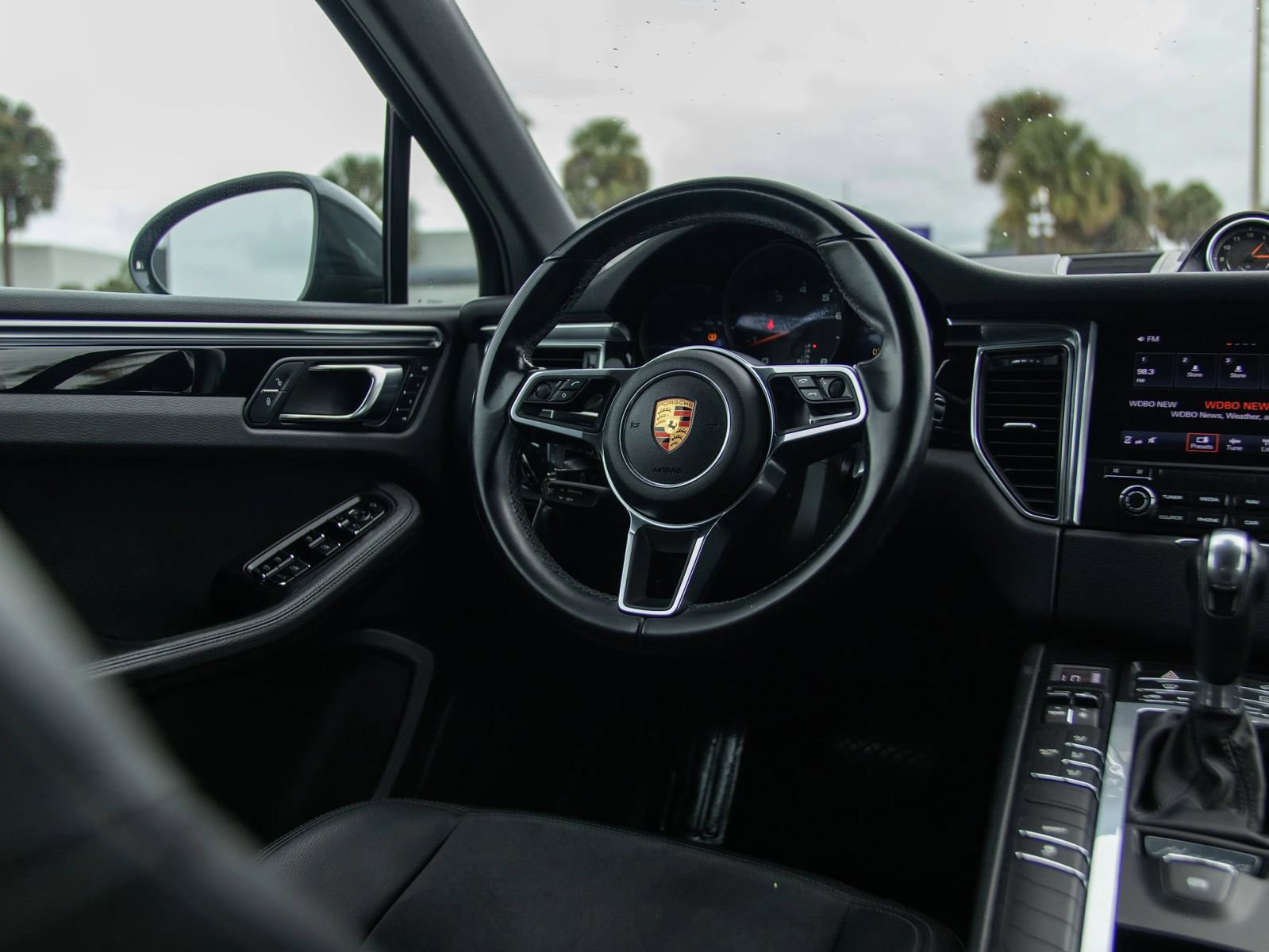 Used 2018 Porsche Macan Sport Edition AWD/4WD image 32