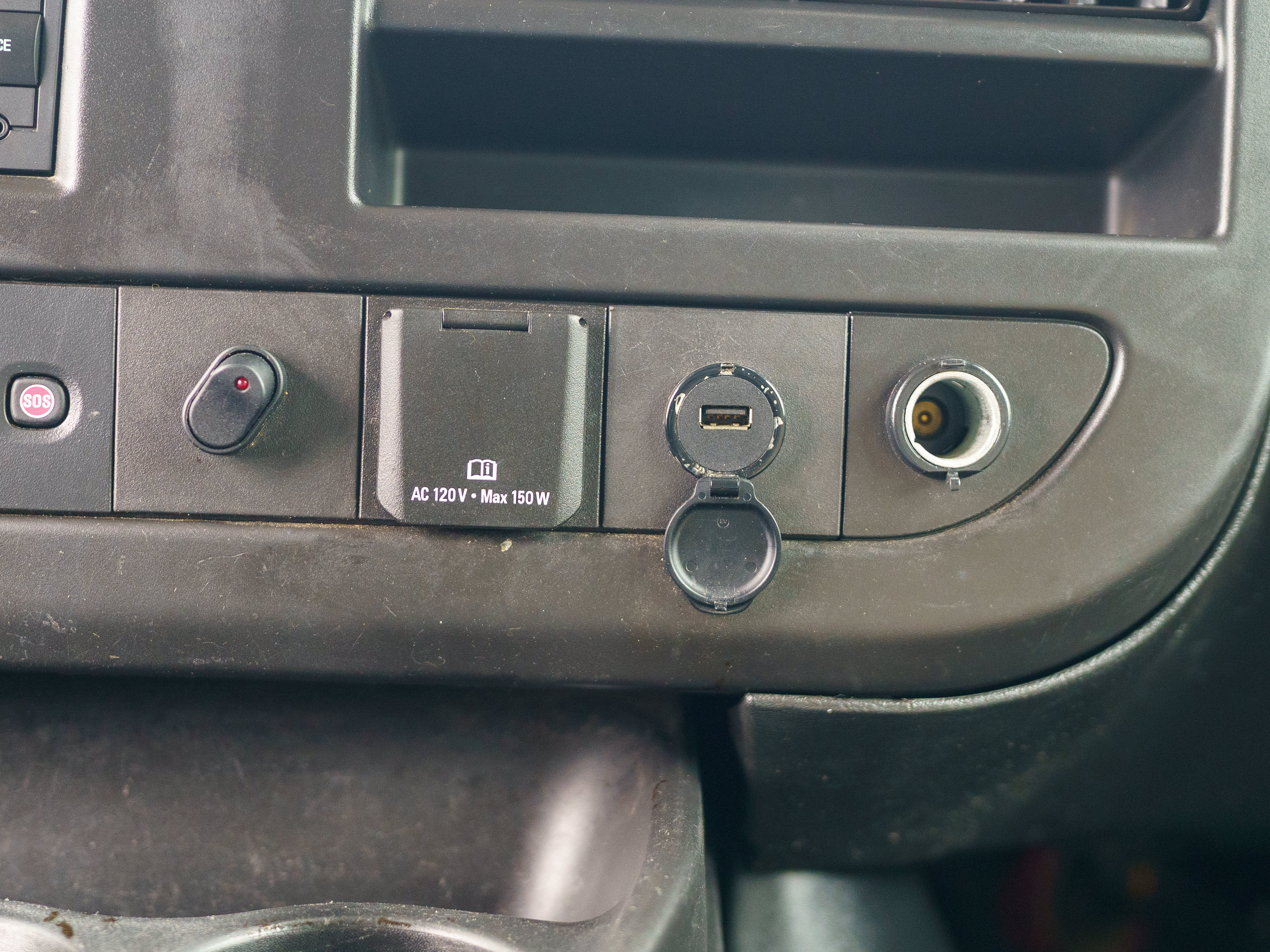 Used 2022 Chevrolet Express 3500 w/ Power Convenience Package RWD image 27