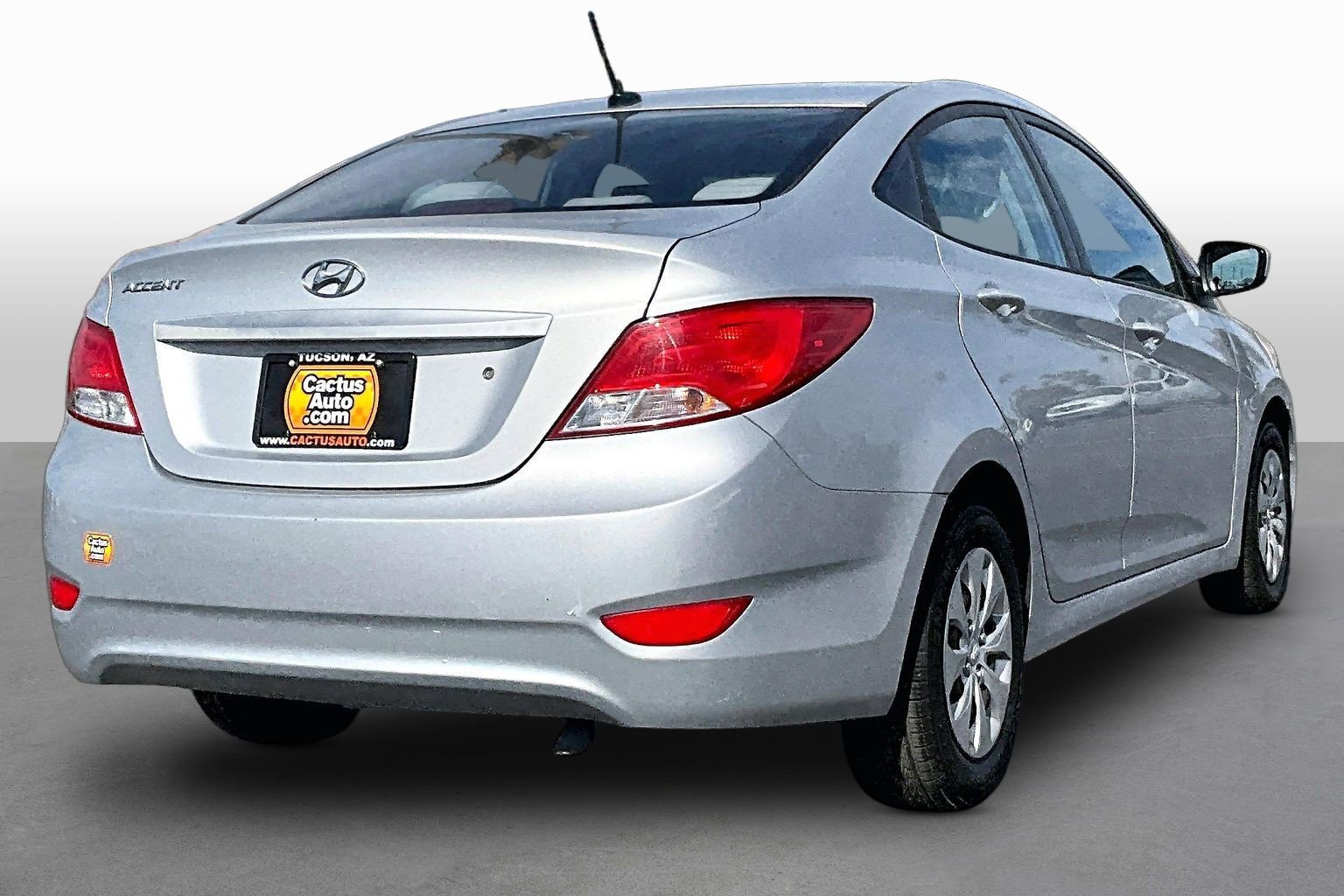 Used 2016 Hyundai Accent SE FWD image 2