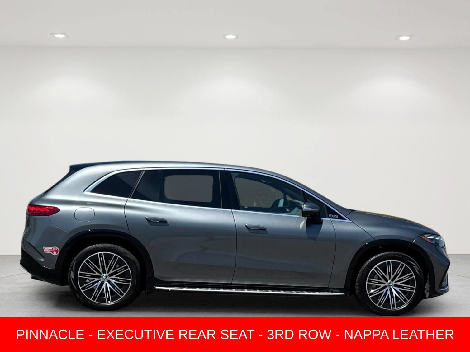 Used 2023 Mercedes-Benz EQS 580 4MATIC SUV image 7