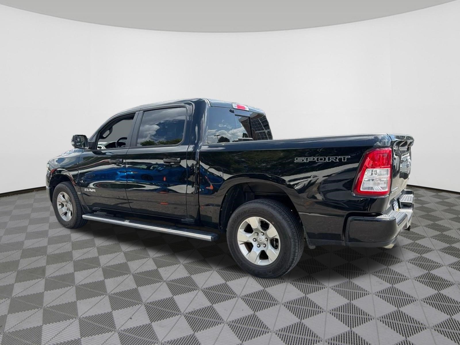 Used 2023 RAM 1500 Big Horn AWD/4WD image 5