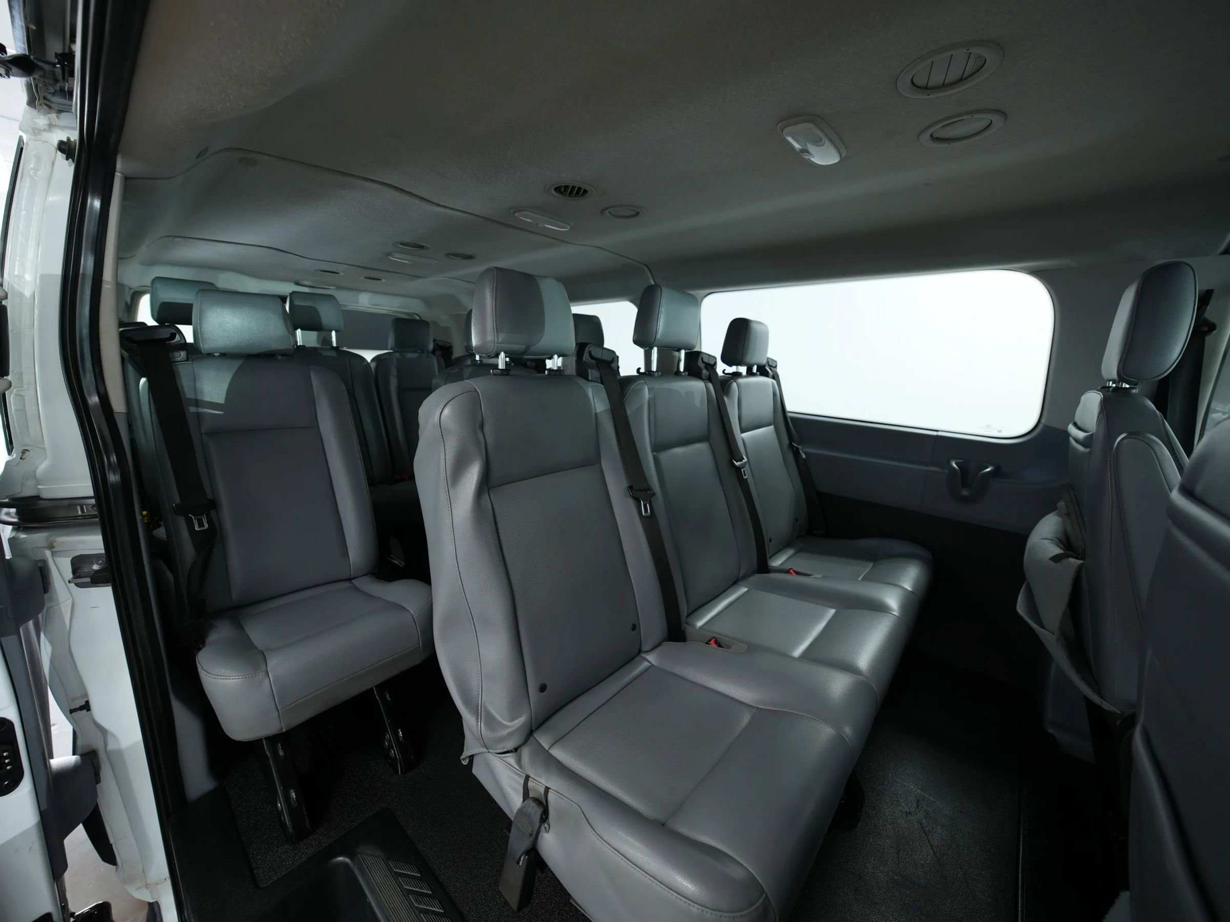 Used 2018 Ford Transit 350 XL image 23