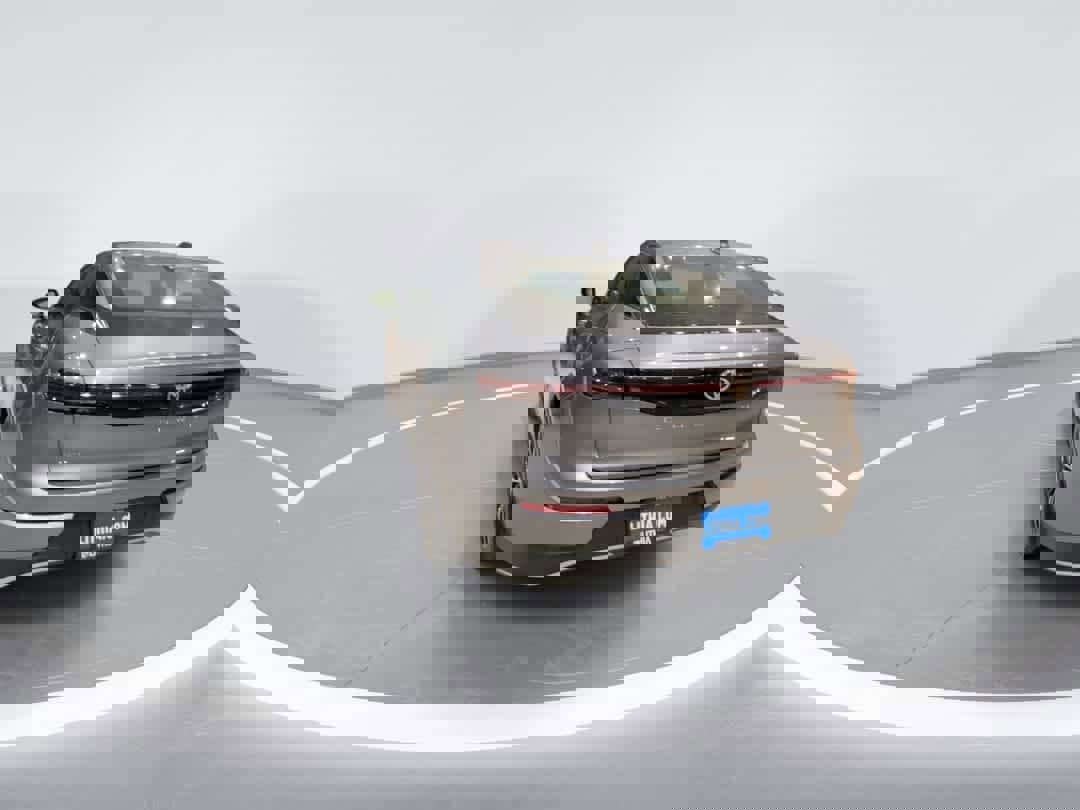 Certified 2023 Toyota Crown XLE image 7