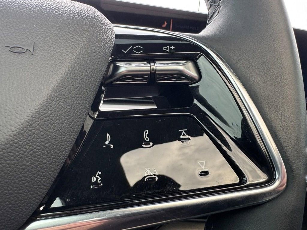 Used 2024 Cadillac Lyriq Sport image 18