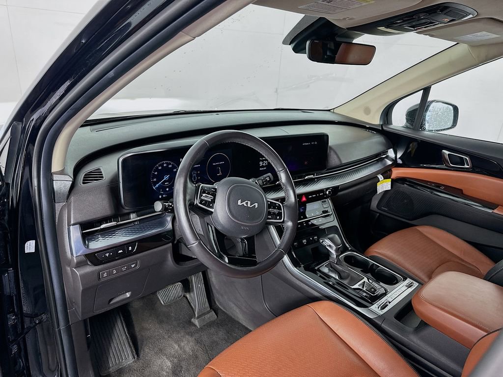 Used 2023 Kia Carnival SX Prestige image 9