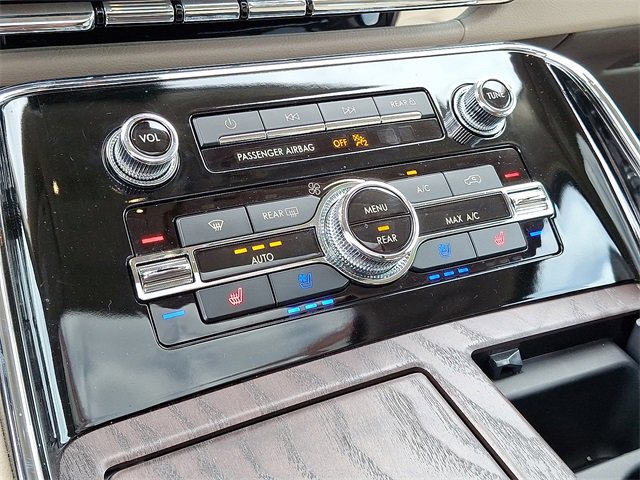 Used 2024 Lincoln Navigator Reserve image 12
