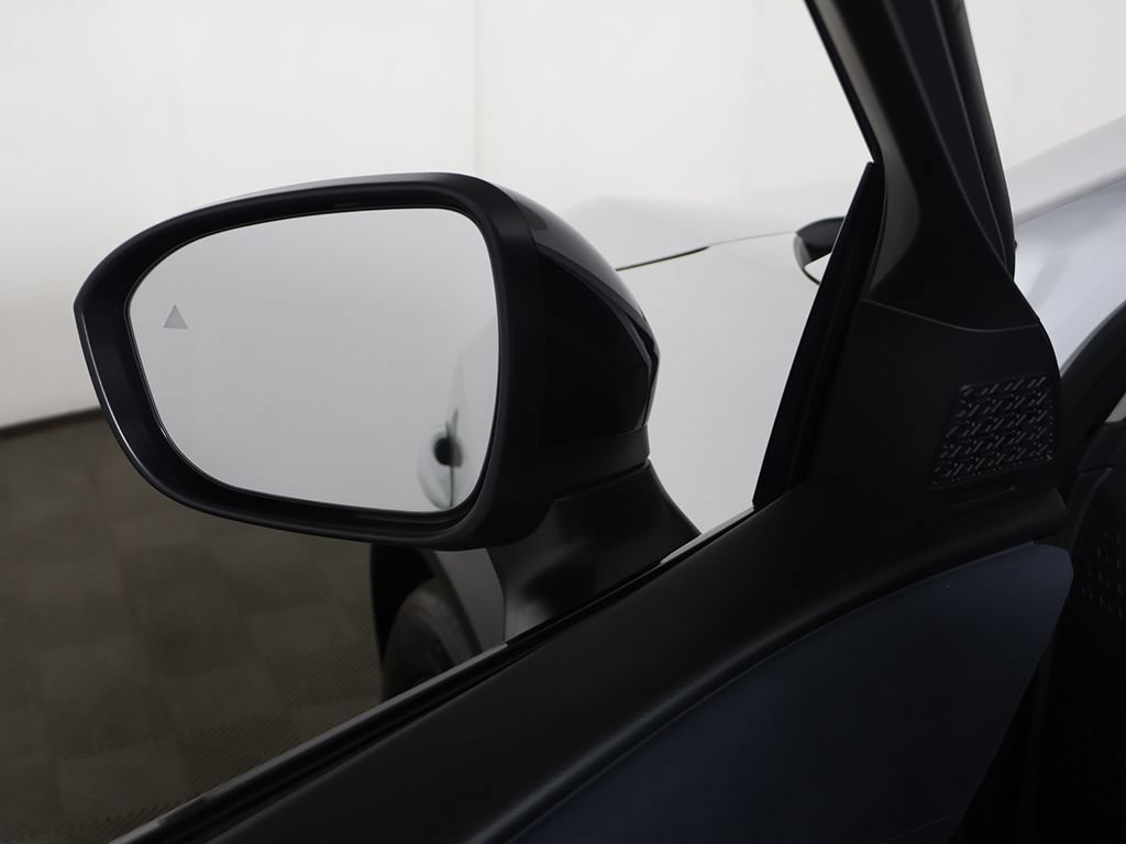 Used 2024 Nissan Ariya AWD image 37