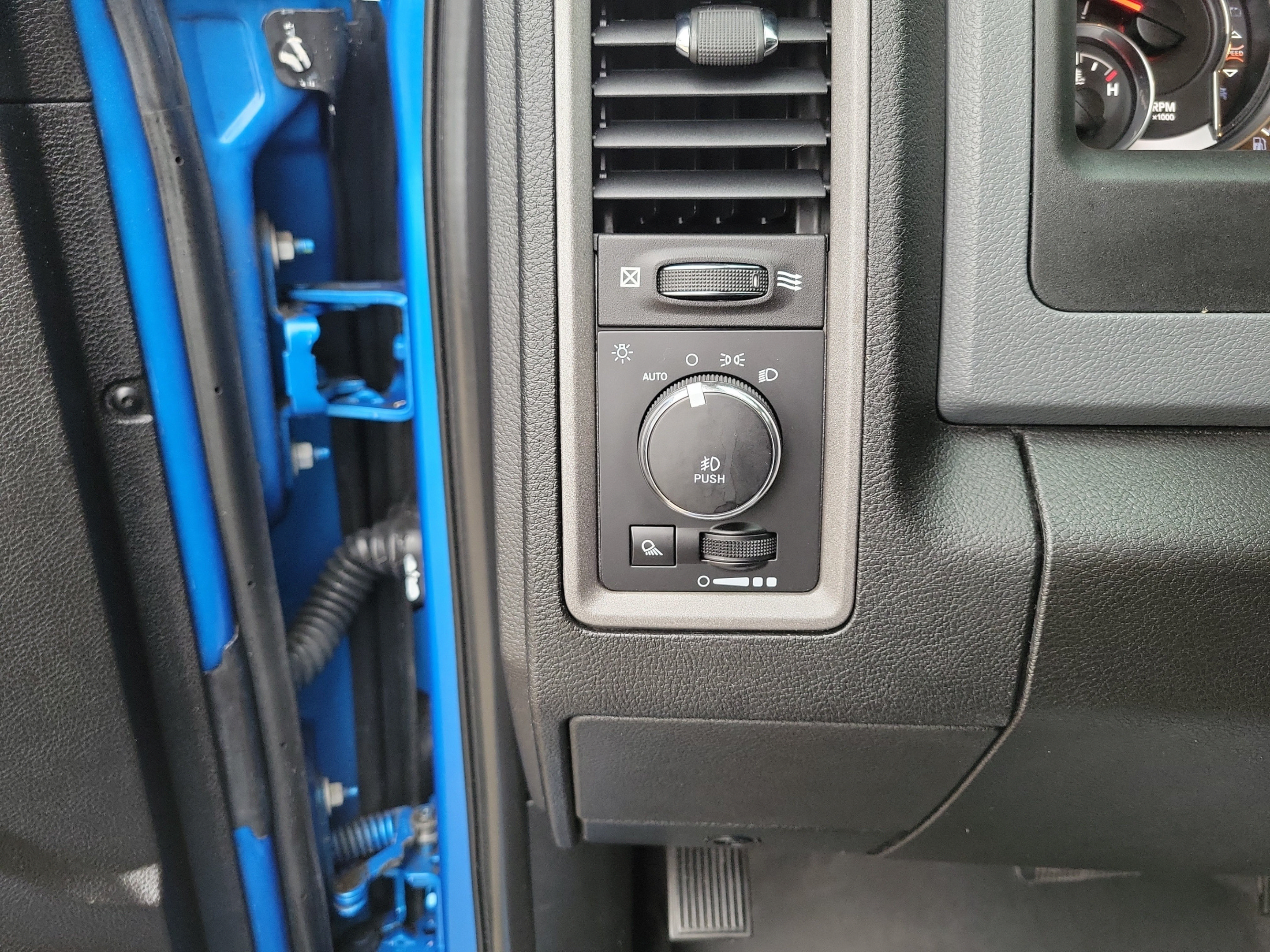 Used 2019 RAM 1500 Express w/ Express Value Package AWD/4WD image 25