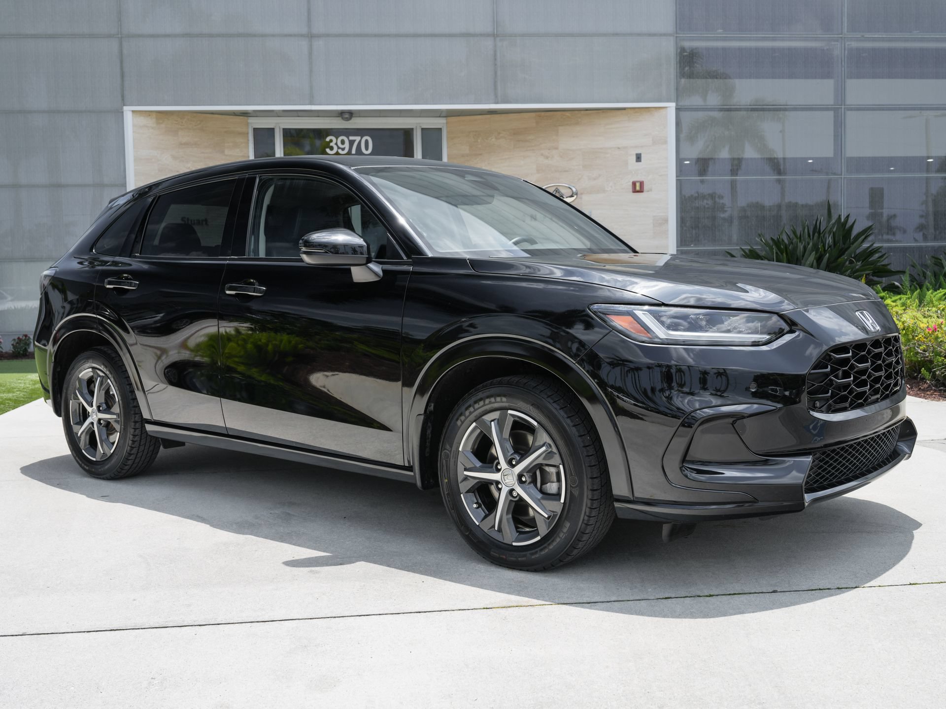 Used 2024 Honda HR-V EX-L image 3