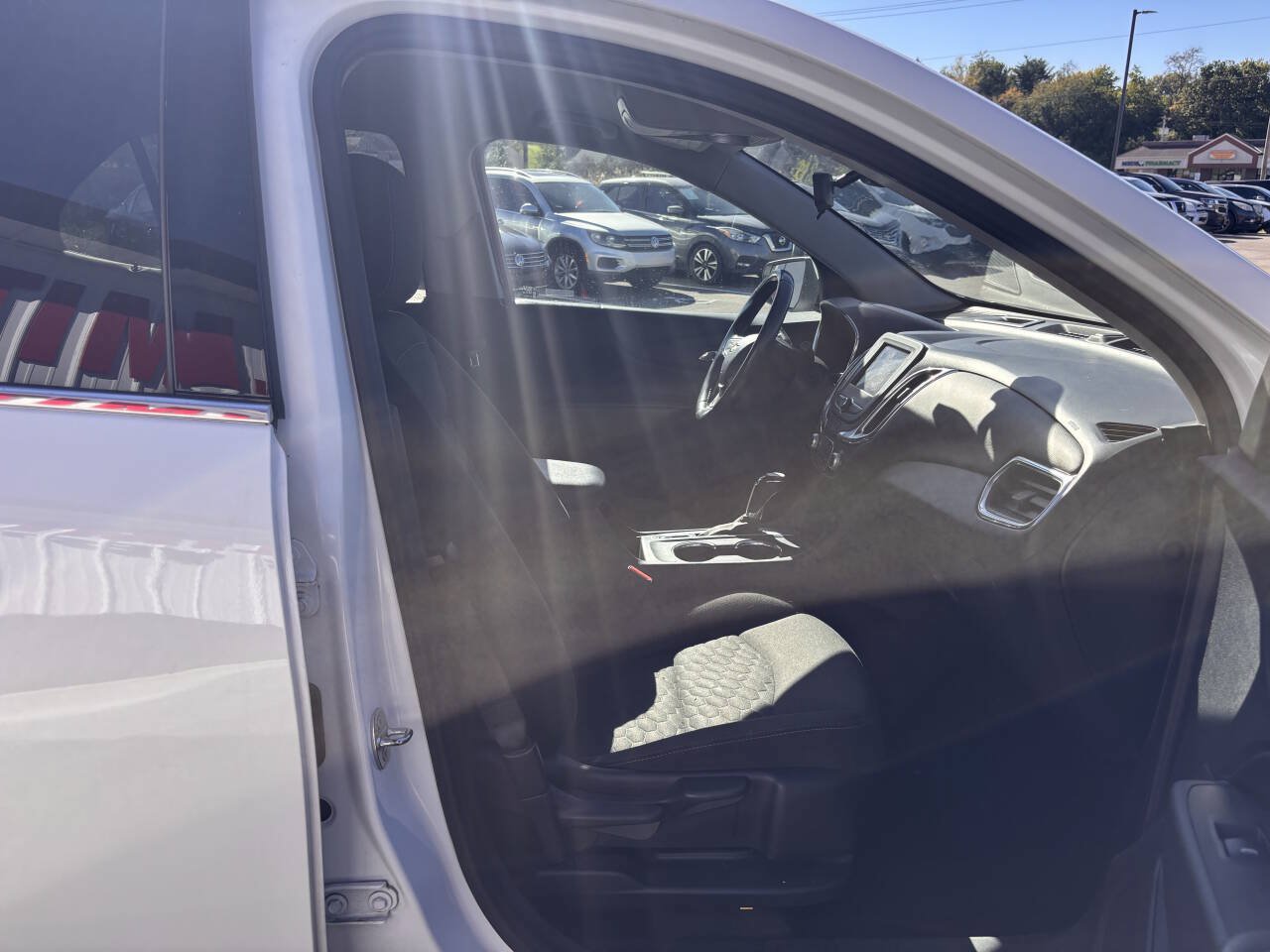Used 2020 Chevrolet Equinox LT w/ Driver Convenience Package FWD image 22