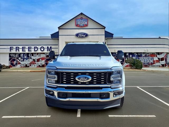 Used 2025 Ford F450 Lariat w/ Lariat Ultimate Package AWD/4WD image 2