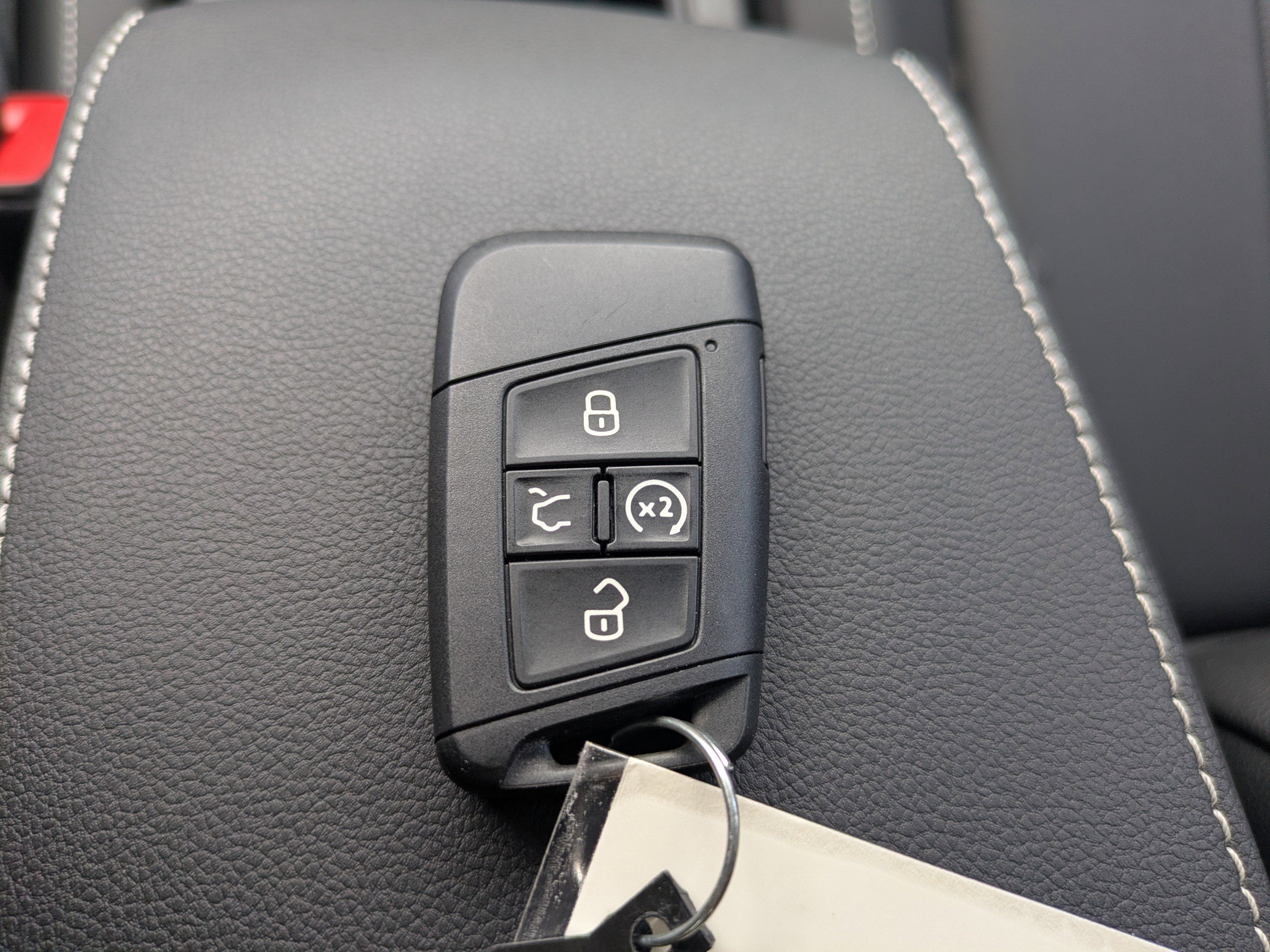Certified 2023 Volkswagen Tiguan SE FWD image 32