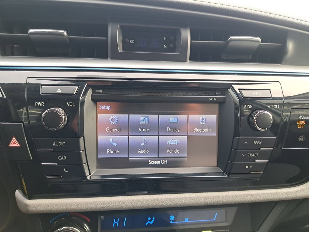 Used 2015 Toyota Corolla LE image 21