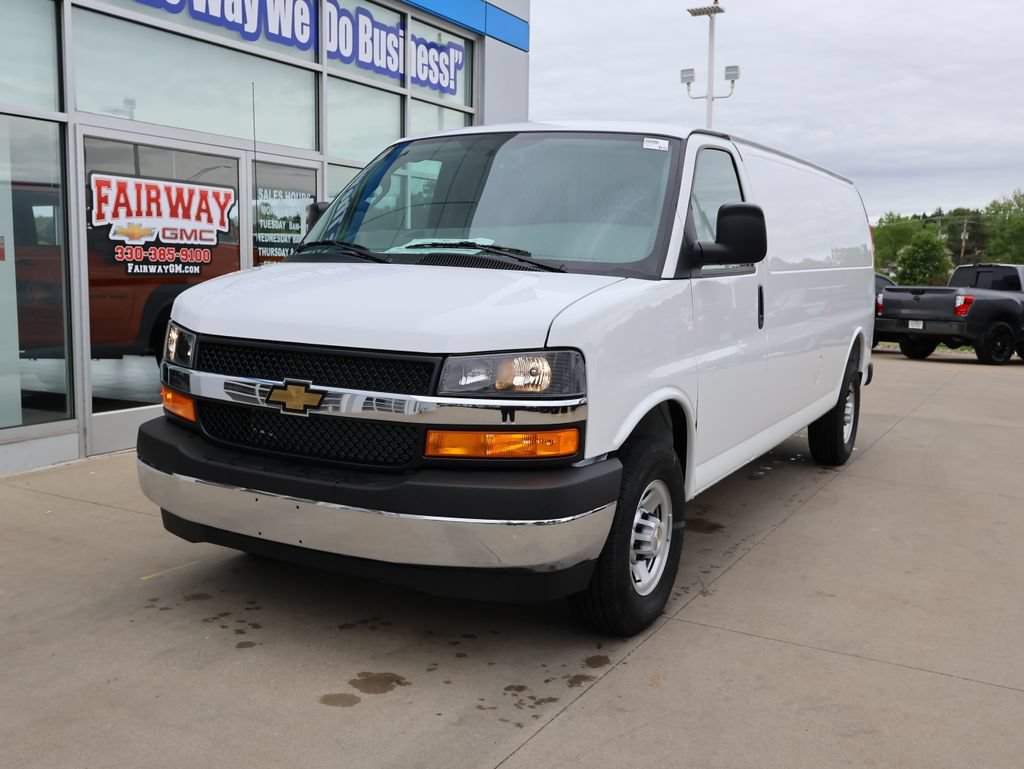 New 2026 Chevrolet Express 3500 Extended w/ Driver Convenience Package RWD image 6