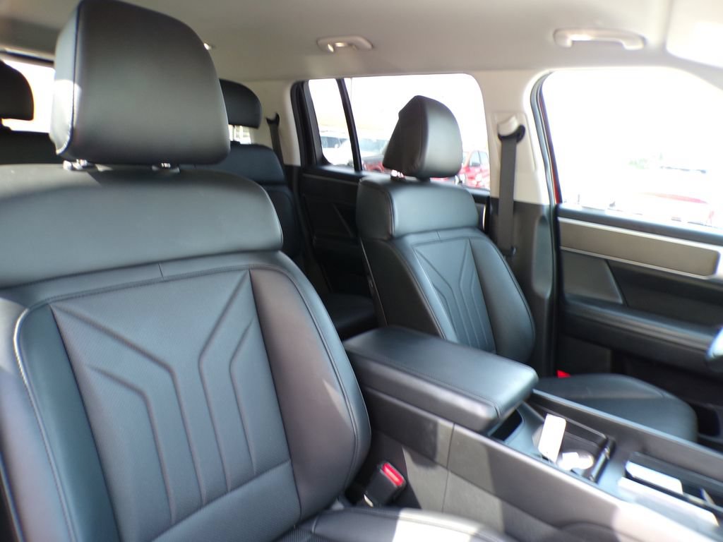 Used 2025 Hyundai Santa Fe SEL AWD/4WD image 13