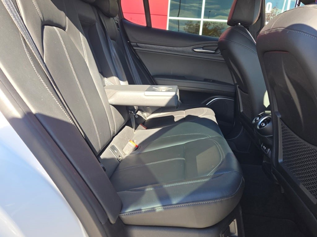 Used 2022 Alfa Romeo Stelvio Sprint image 9