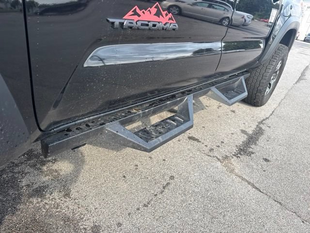 Used 2023 Toyota Tacoma TRD Off-Road w/ TRD Premium Off Road Package AWD/4WD image 11