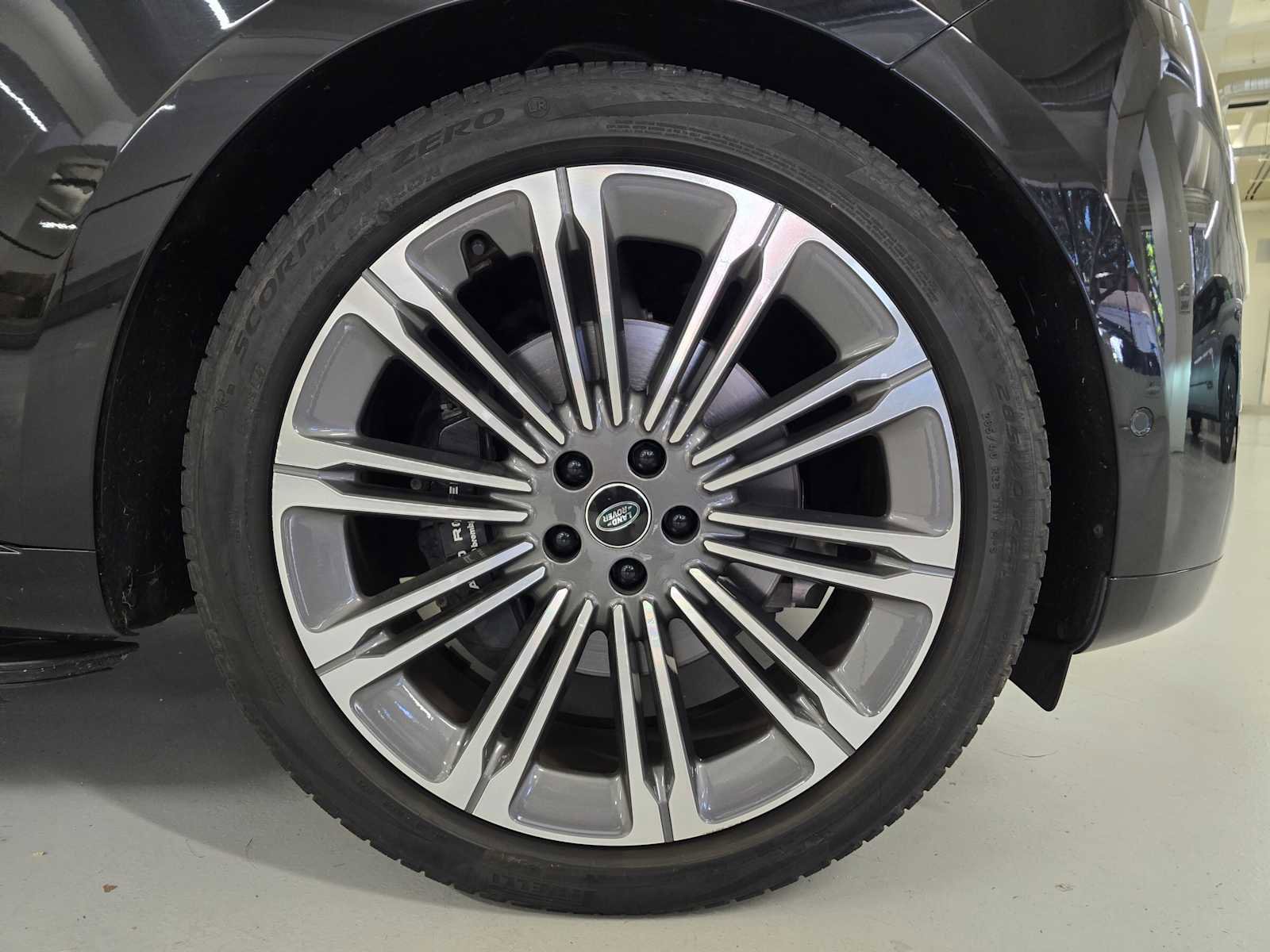 Used 2023 Land Rover Range Rover Long Wheelbase SE AWD/4WD image 9