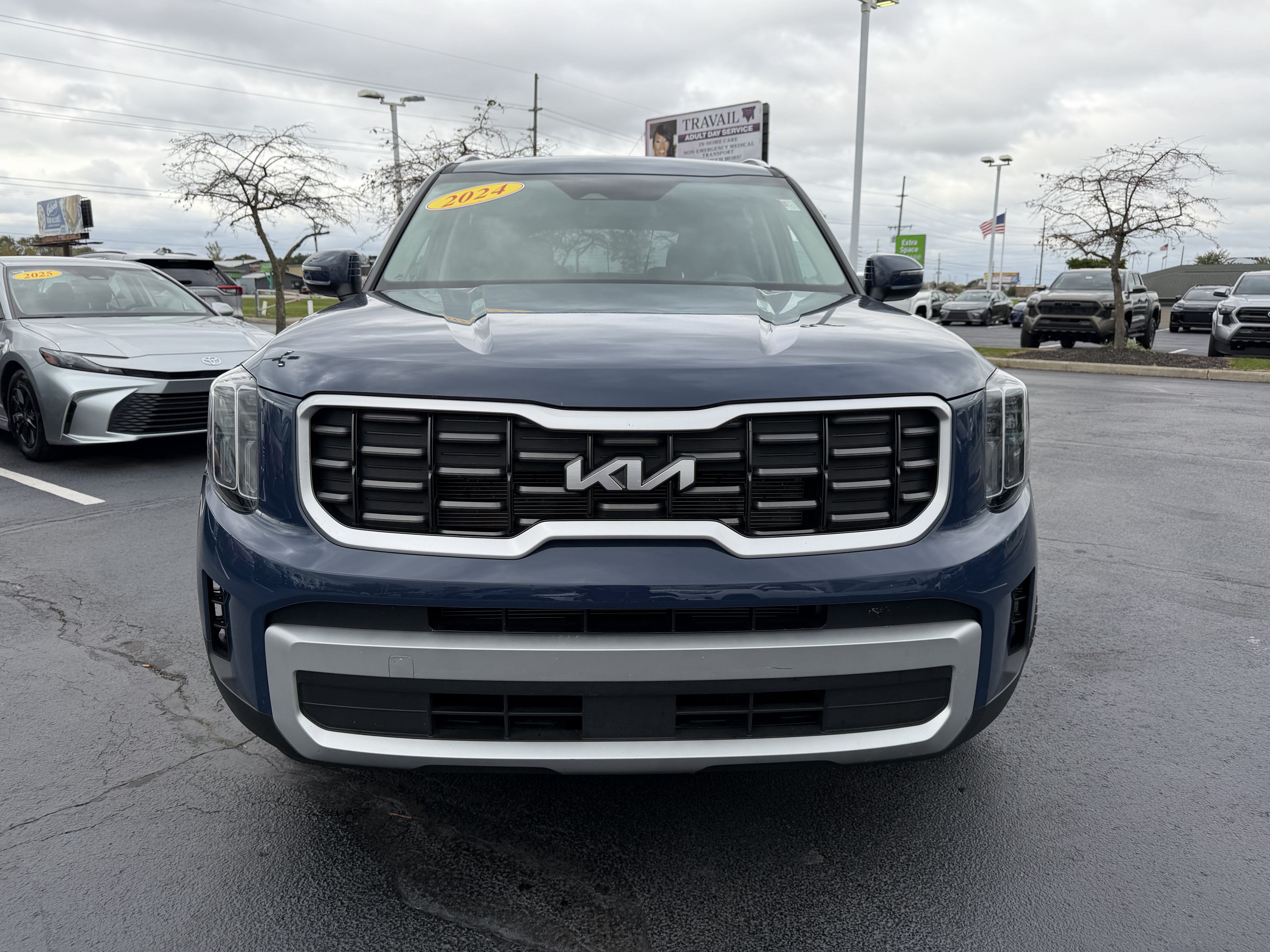 Used 2024 Kia Telluride S w/ S Sunroof Package AWD/4WD image 2