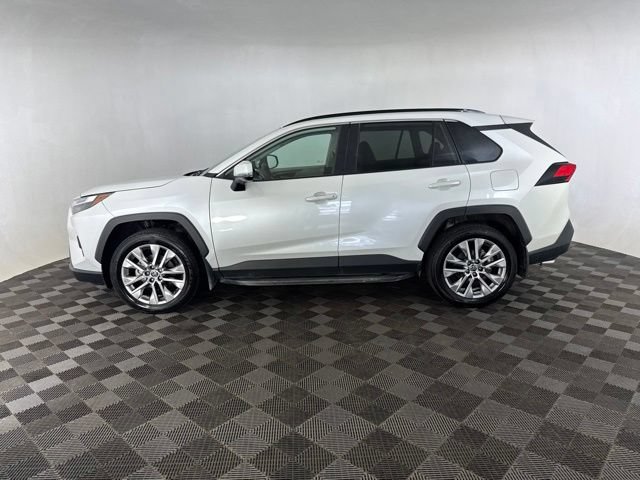 Used 2025 Toyota RAV4 XLE Premium w/ Weather Package AWD/4WD image 10