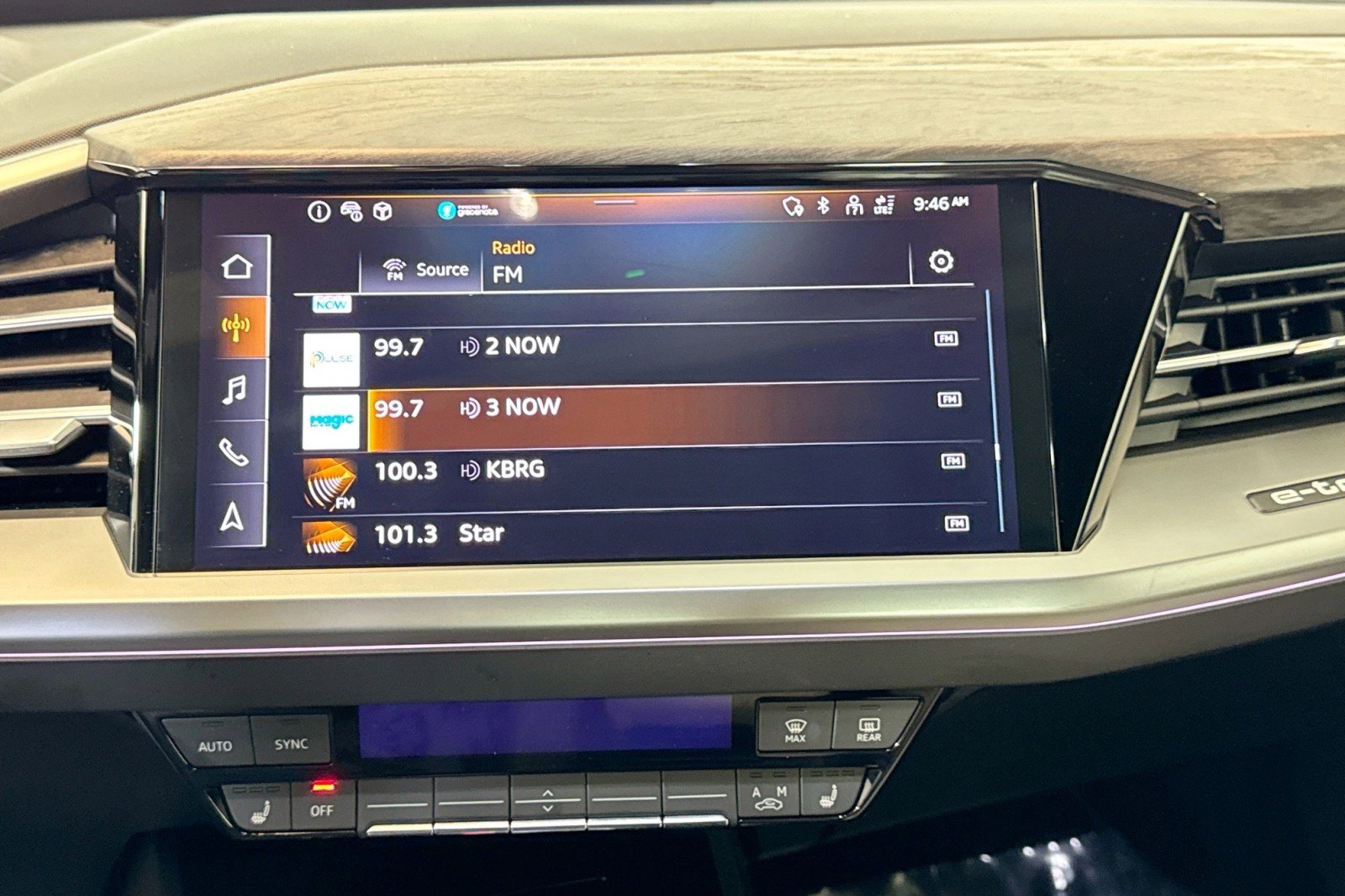 Used 2025 Audi Q4 e-tron Premium Plus image 15