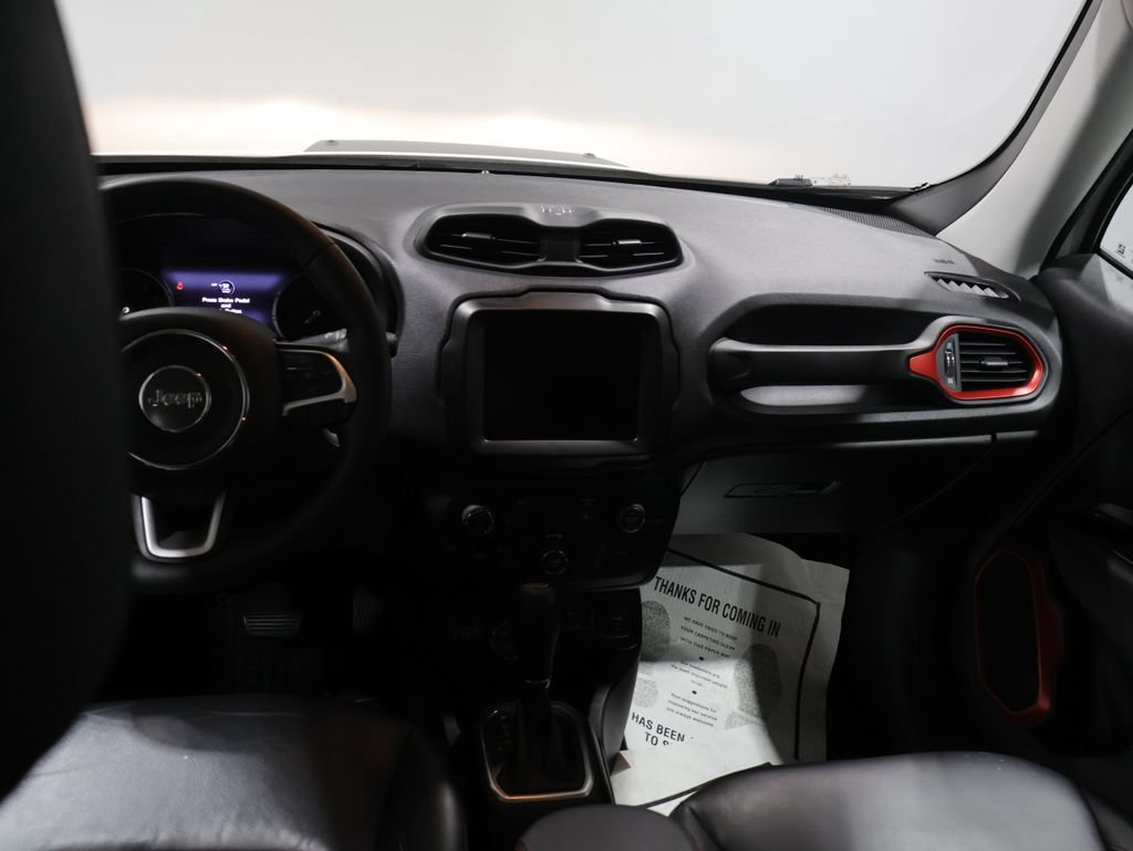 Used 2023 Jeep Renegade Trailhawk w/ Trailhawk Elite Group AWD/4WD image 17