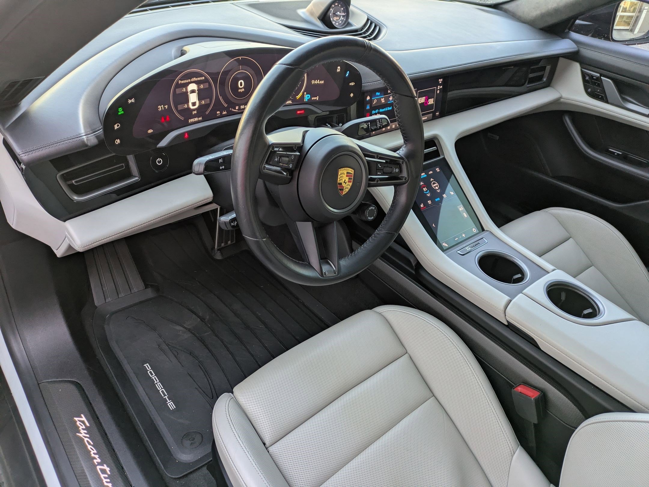 Used 2021 Porsche Taycan Turbo image 14