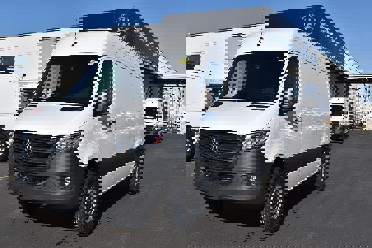 New 2025 Mercedes-Benz Sprinter 2500 image 1