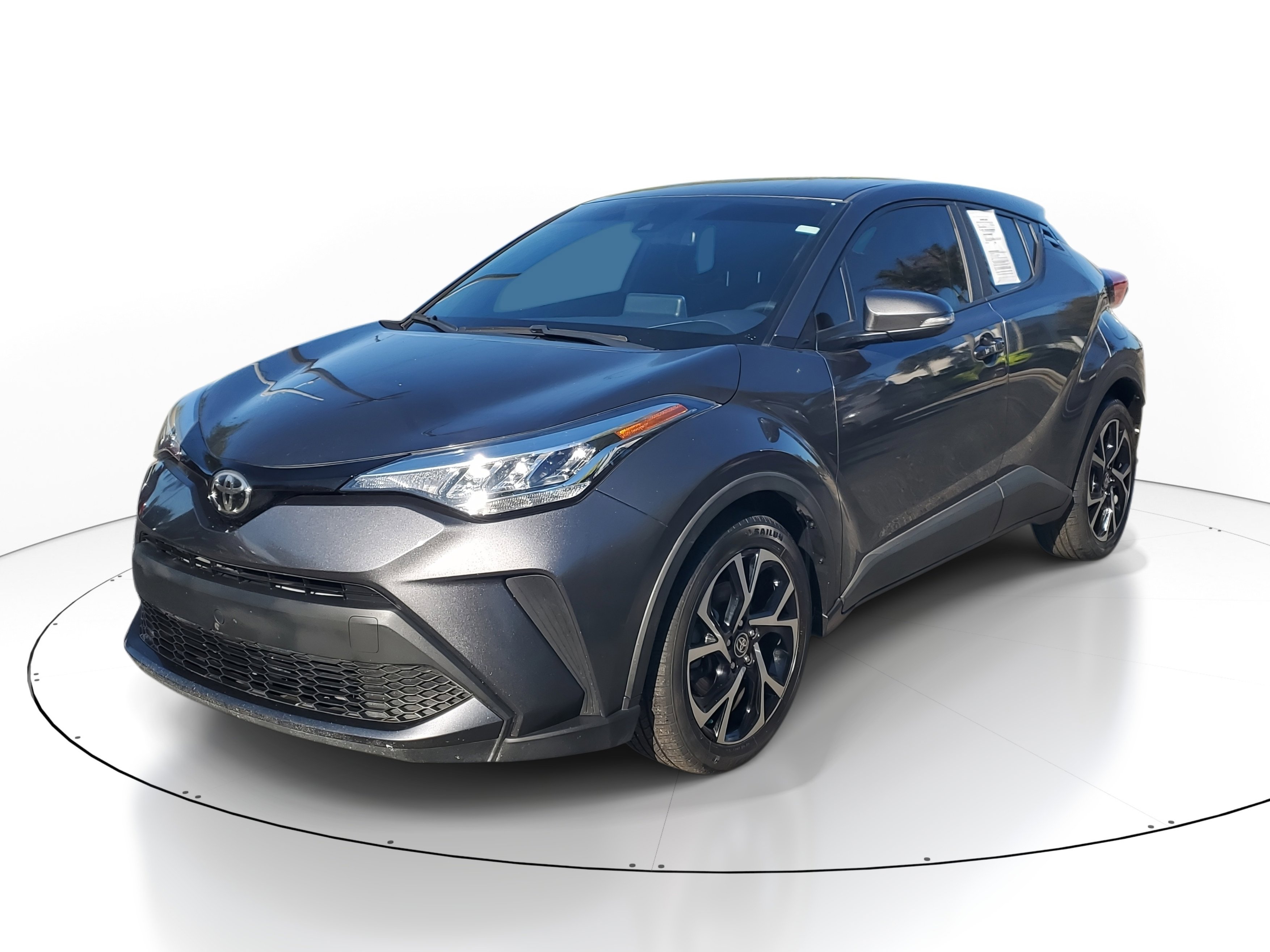 Used 2020 Toyota C-HR XLE image 3