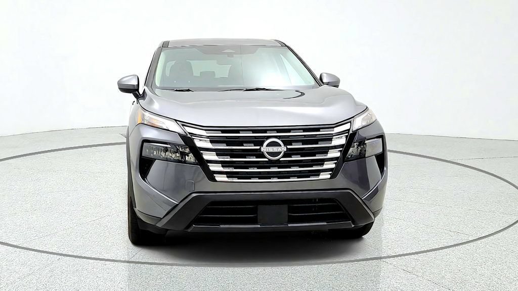 Used 2026 Nissan Rogue SV FWD image 2