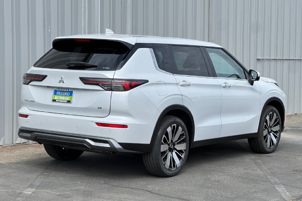 New 2026 Mitsubishi Outlander SE AWD/4WD image 5