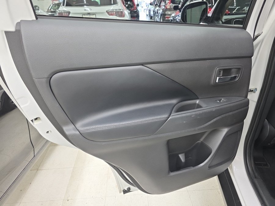 Used 2020 Mitsubishi Outlander SEL FWD image 14