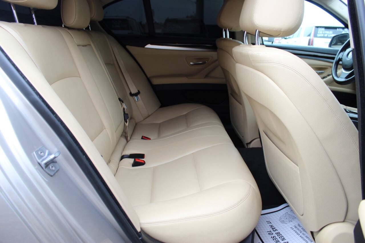 Used 2016 BMW 528i Sedan RWD image 11