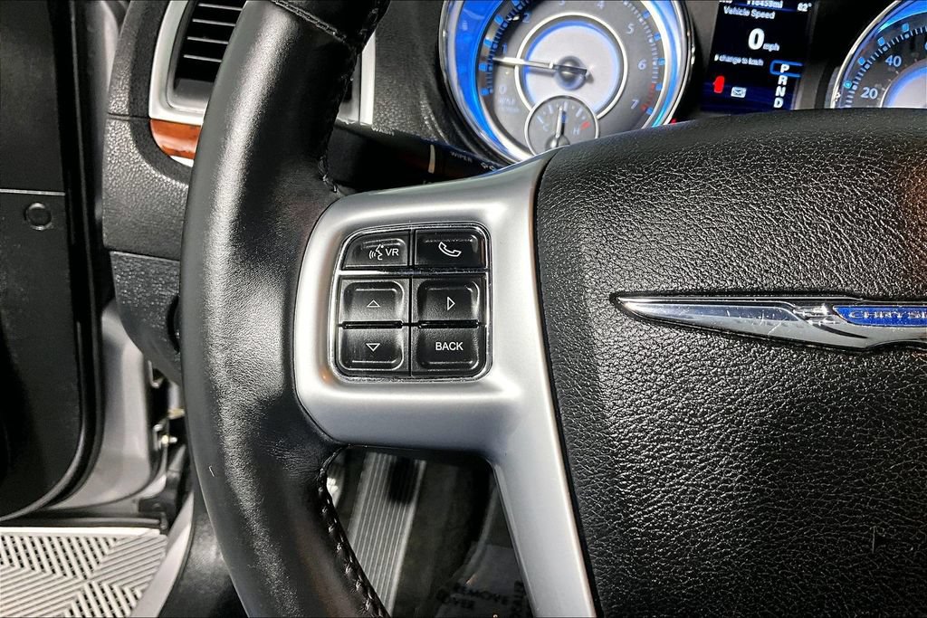 Used 2014 Chrysler 300 w/ Driver Convenience Group RWD image 18