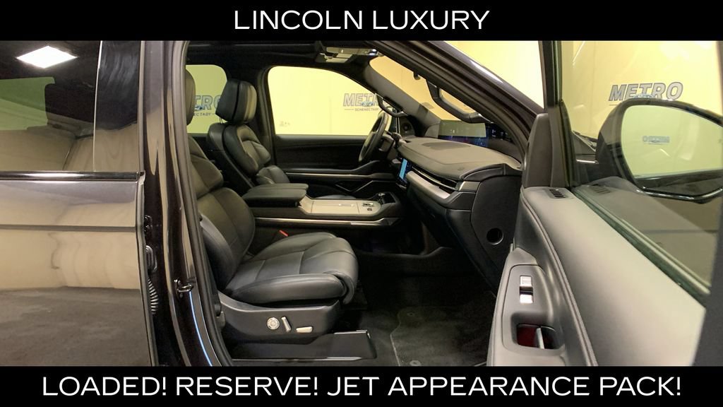 Used 2025 Lincoln Navigator Reserve w/ Jet Appearance Package AWD/4WD image 12