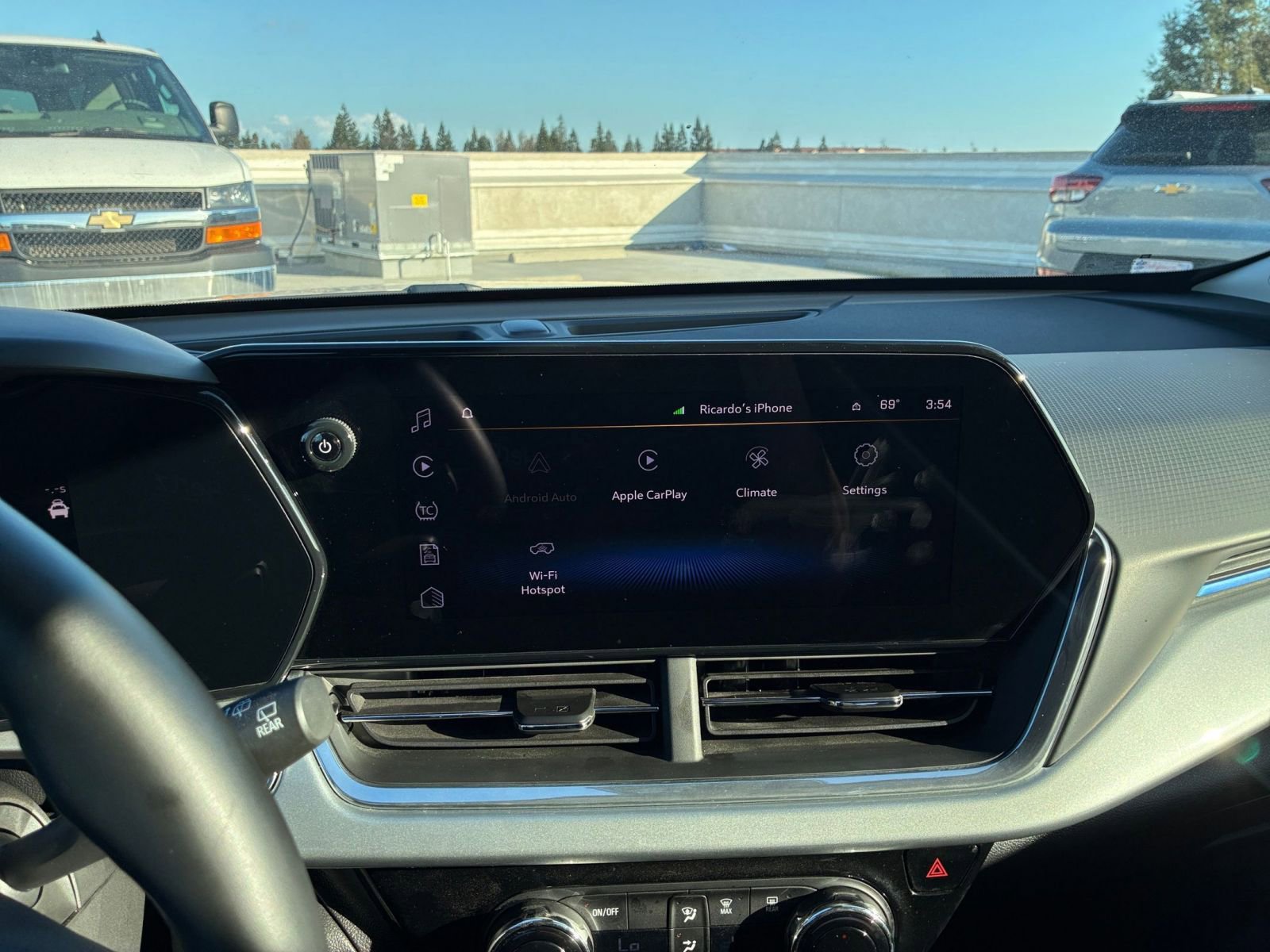 Used 2025 Chevrolet Trax LT w/ LT Convenience Package image 21