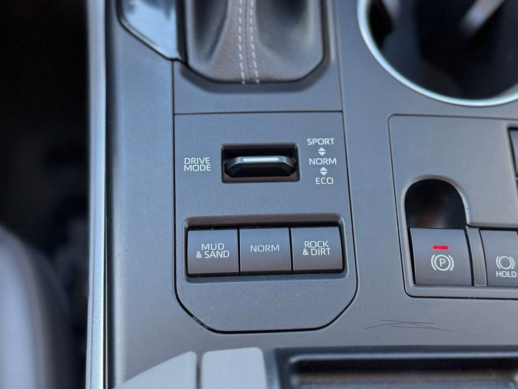 Certified 2025 Toyota Highlander XLE image 23