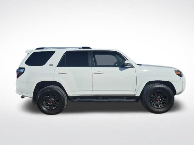 Used 2022 Toyota 4Runner SR5 Premium w/ Moonroof Package AWD/4WD image 4