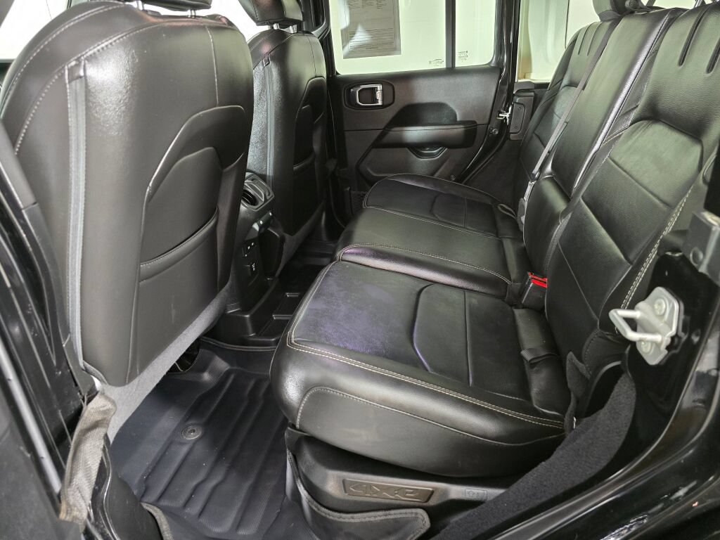 Used 2023 Jeep Wrangler Unlimited Sahara w/ Cold Weather Group AWD/4WD image 37