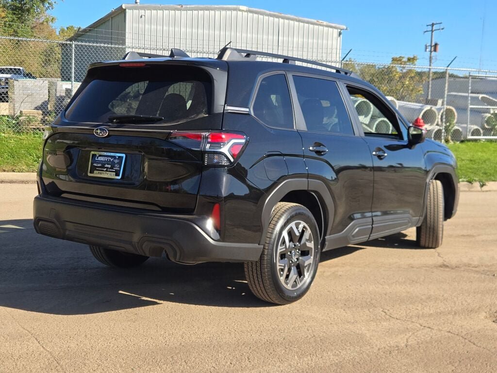 Certified 2025 Subaru Forester Premium AWD/4WD image 11