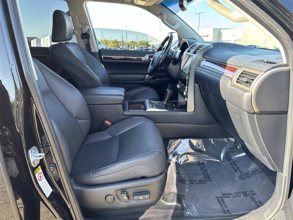 Used 2019 Lexus GX 460 image 10
