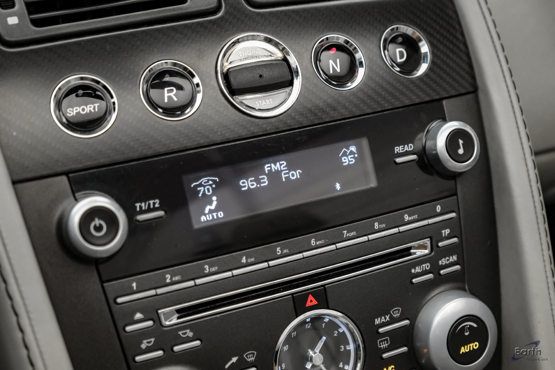 Used 2015 Aston Martin V8 Vantage GT RWD image 87