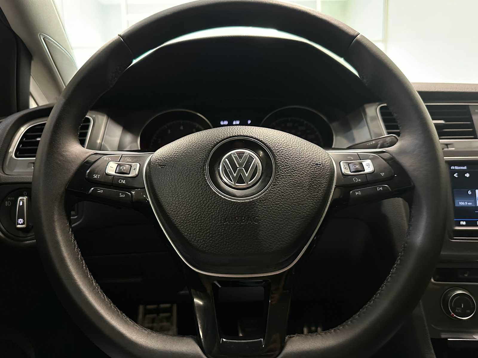 Used 2017 Volkswagen Golf Alltrack SEL AWD/4WD image 11