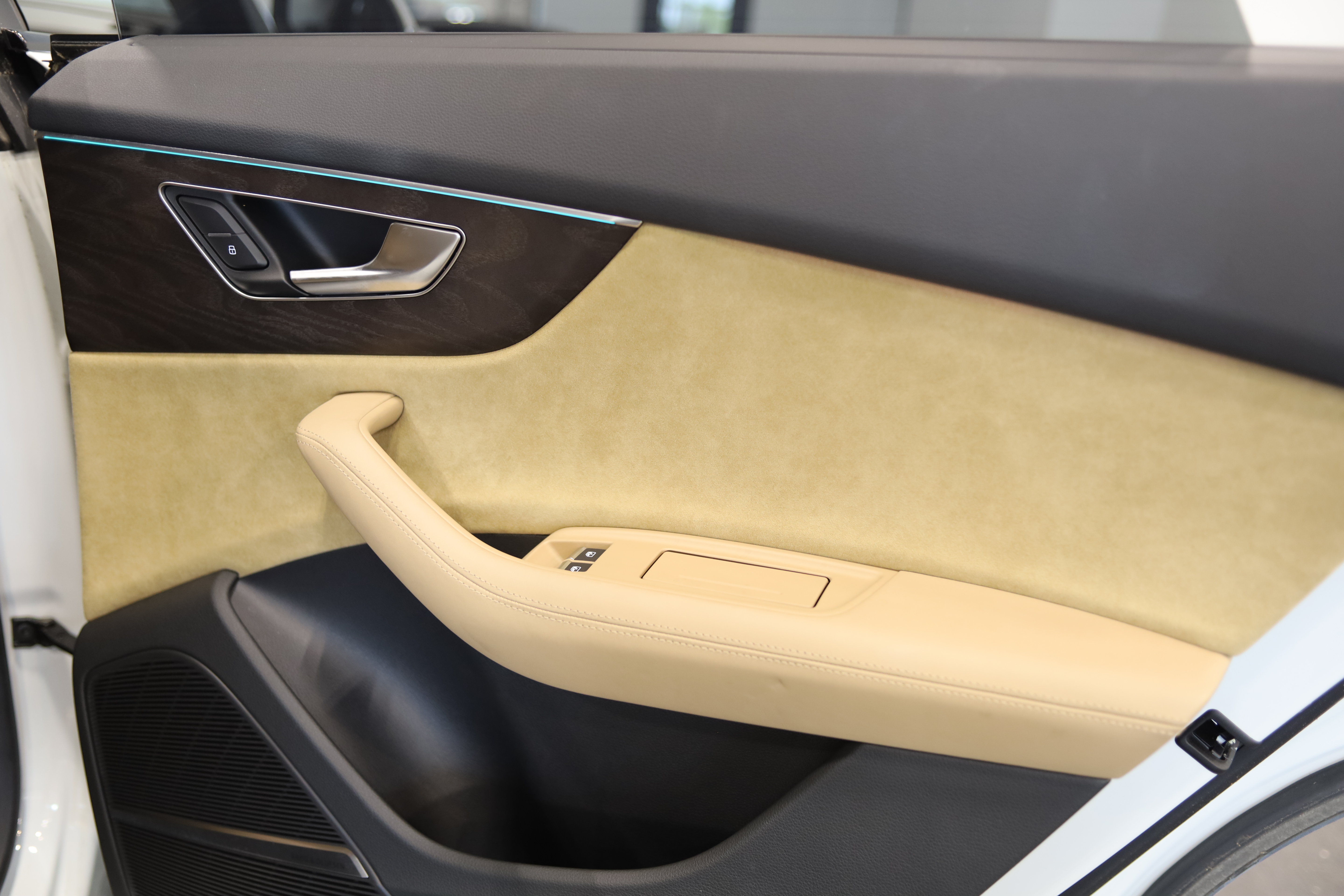 Used 2019 Audi Q8 Prestige AWD/4WD image 39