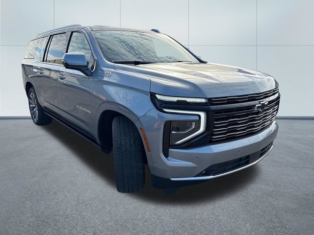 Used 2025 Chevrolet Suburban High Country AWD/4WD image 5